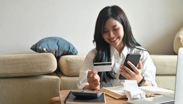 Photo checking credit score for Pag-IBIG home loan